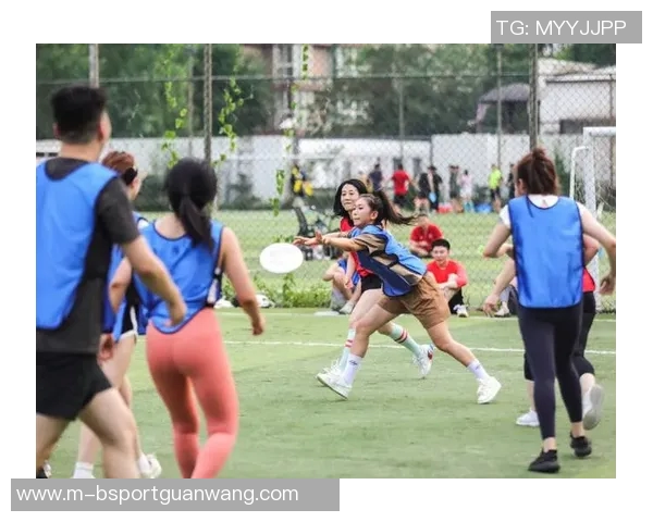 2026年3月份新闻飞盘热潮席卷成都探索飞盘队的训练与比赛节奏